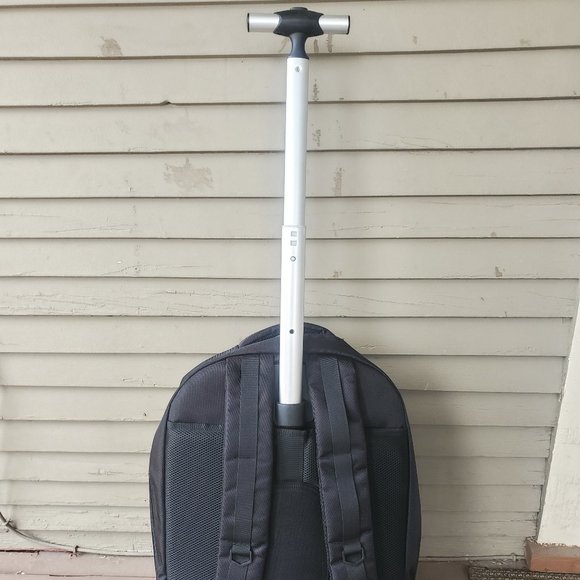 Toni & Guy Rolling RARE POP-ART backpack Hair stylist Carry Case + xtras UNISEX - Picture 3 of 14